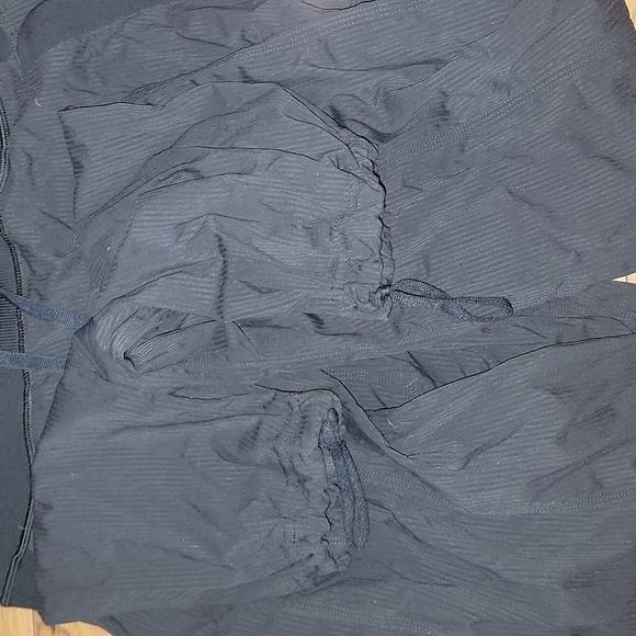 Lululemon pants - Picture 2 of 4